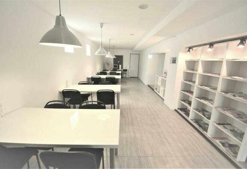 اتاق استاندارد با سرویس بهداشتی مشترک, Inn Cube Taipei Main Station