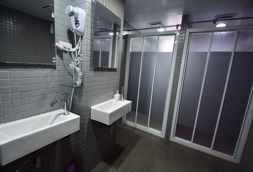 اتاق استاندارد با سرویس بهداشتی مشترک, Inn Cube Taipei Main Station