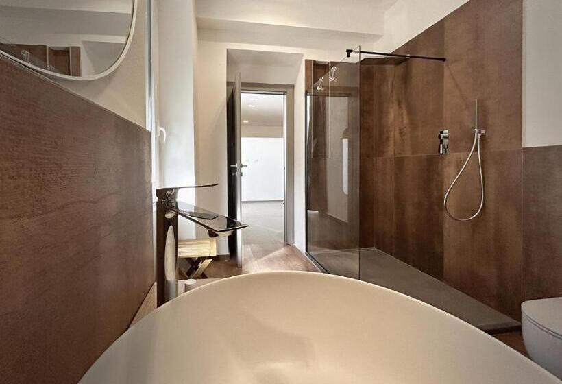 غرفة ديلوكس, New Moon Rooms