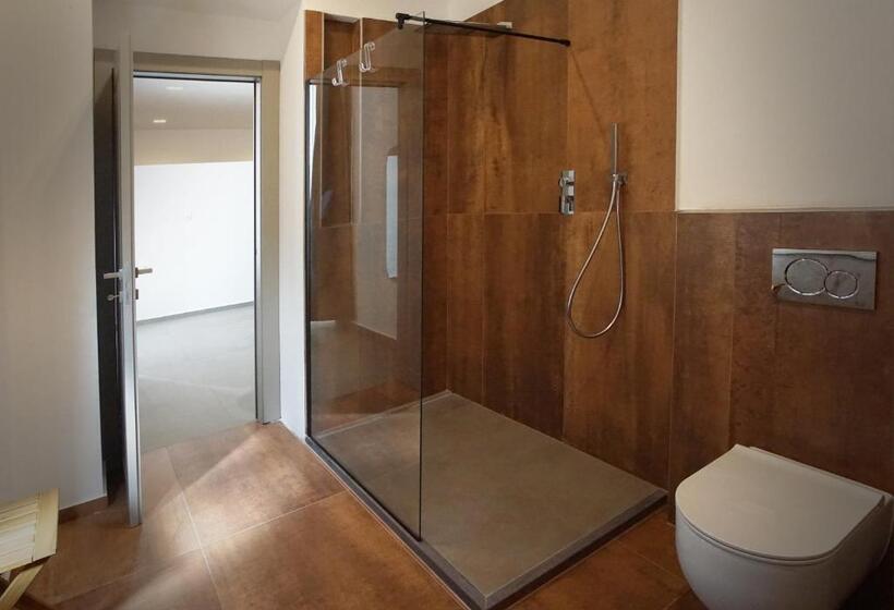 غرفة ديلوكس, New Moon Rooms