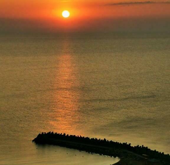 带1个卧室的带阳台的公寓, Olimp Sea View Apartments Etajul 11