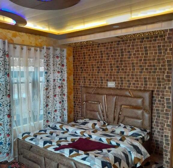 חדר קלאסי לשלושה, O Bareen Home Stay