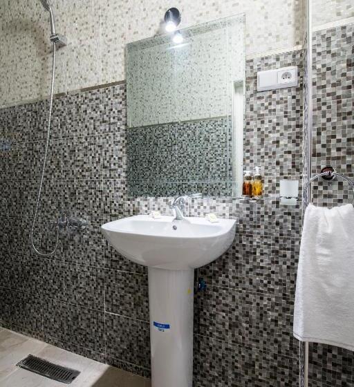 Quarto Superior, Riad Amr