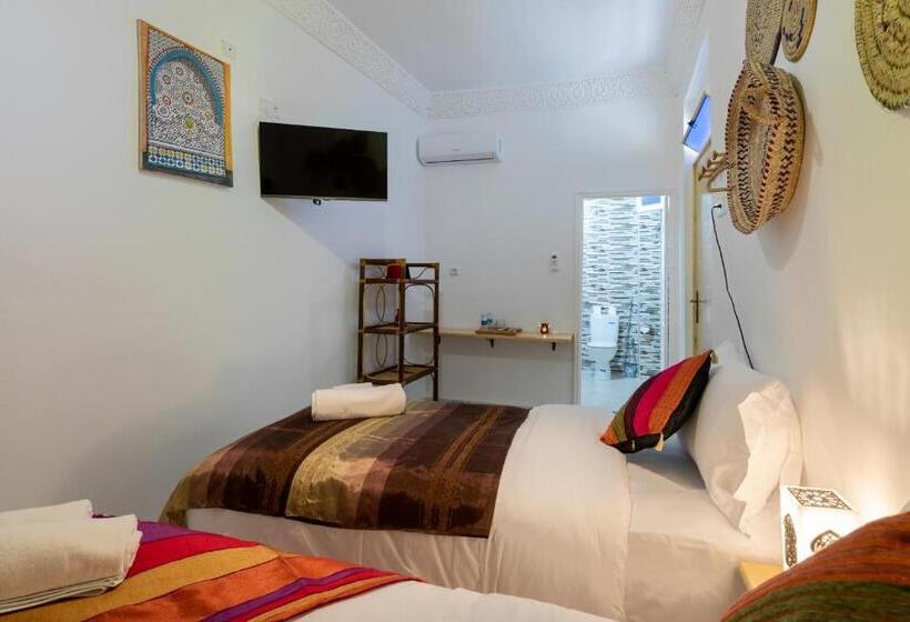 Suíte, Riad Amr