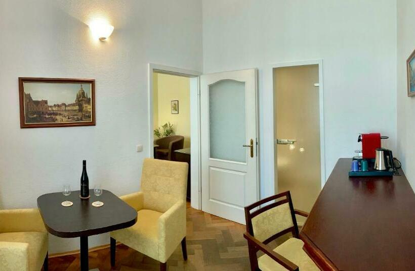 Номер Стандарт, Apartmenthaus Stadt Metz