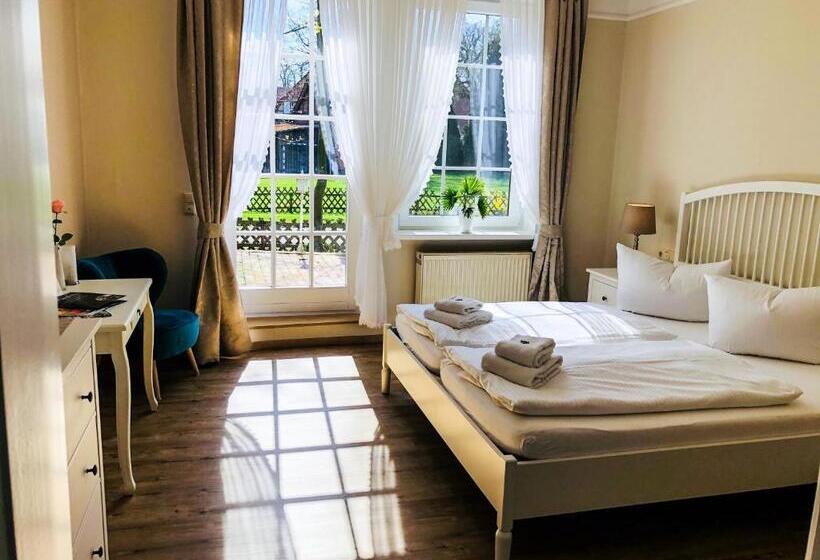 Номер Стандарт с Террасой, Landhotel Gutshof Im Oertzetal In Oldendorf, Südheide