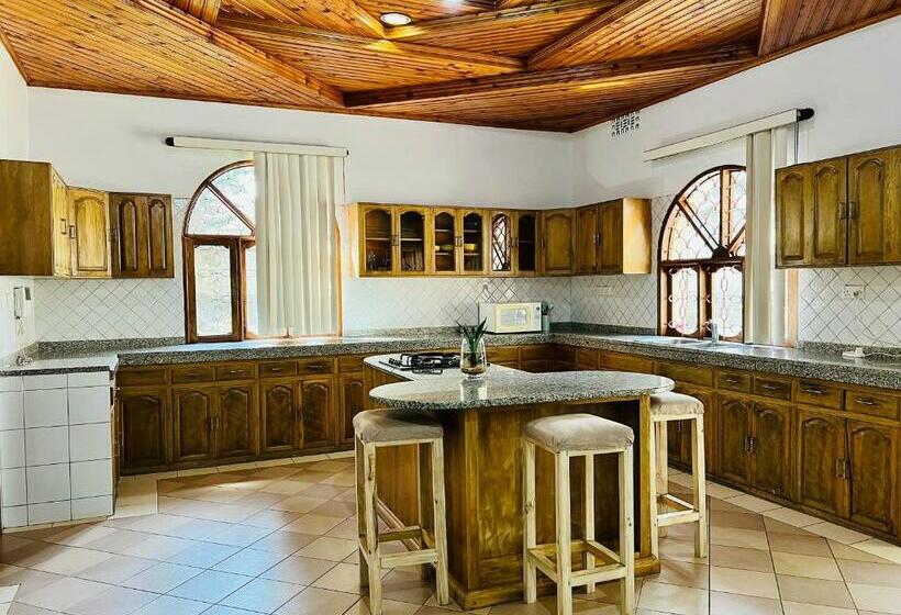 اتاق استاندارد, Mahali Muzuri, Arusha