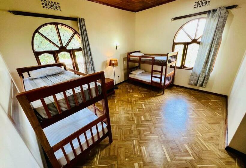 اتاق راحتی سه تخته, Mahali Muzuri, Arusha