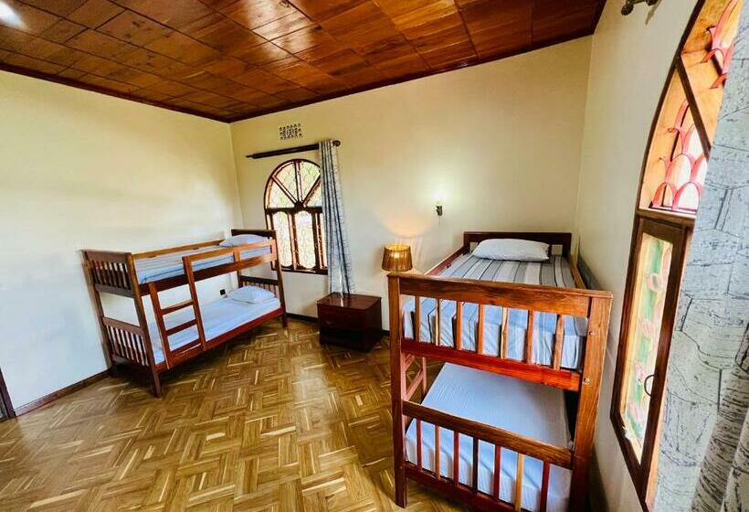 اتاق راحتی سه تخته, Mahali Muzuri, Arusha