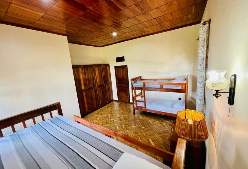 اتاق راحتی سه تخته, Mahali Muzuri, Arusha