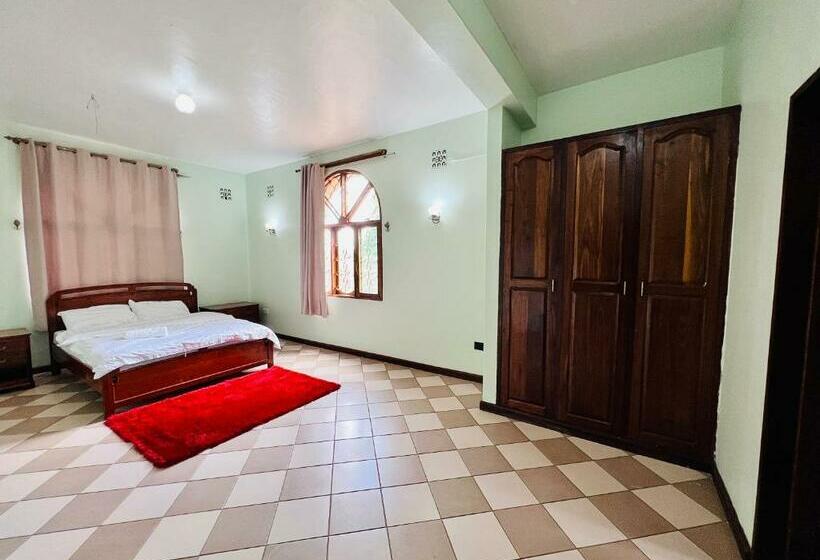 اتاق لوکس, Mahali Muzuri, Arusha