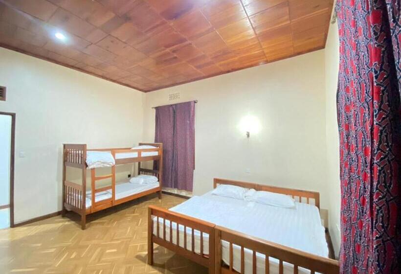 اتاق راحتی سه تخته, Mahali Muzuri, Arusha