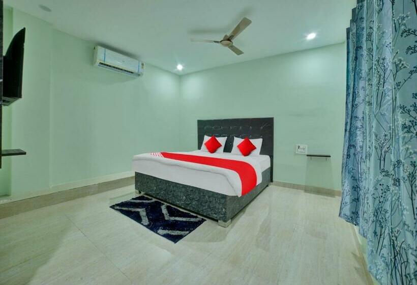 三人经典房间, Spot On Sri Datta Grand Inn