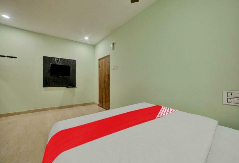 三人经典房间, Spot On Sri Datta Grand Inn