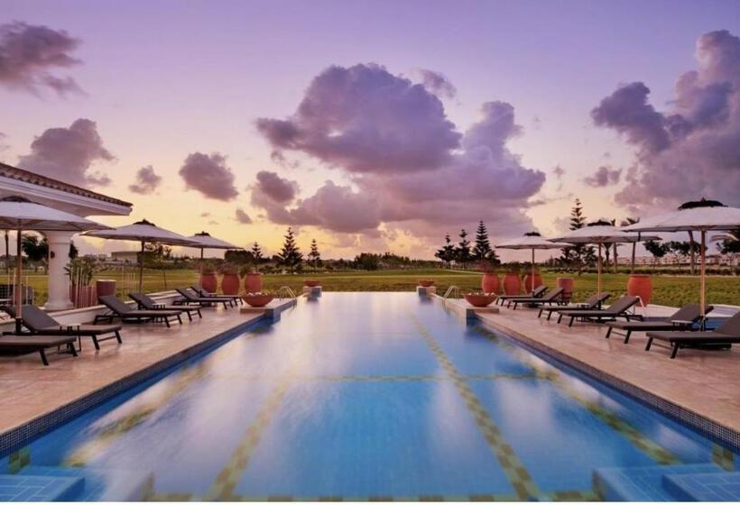 سوئیت جونیور با چشم‌انداز باغ, Apartments At Address Marassi Golf Resort