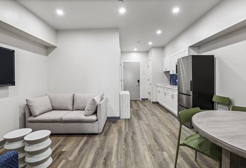 سوییت, Seaport Suites