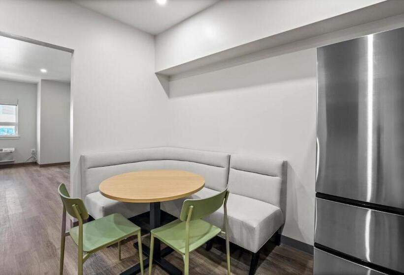 سوییت لوکس, Seaport Suites