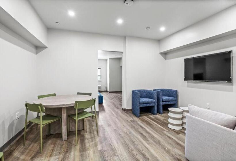 سوییت, Seaport Suites