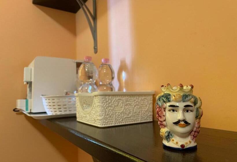 اتاق عادی, Bb La Fenice Noto
