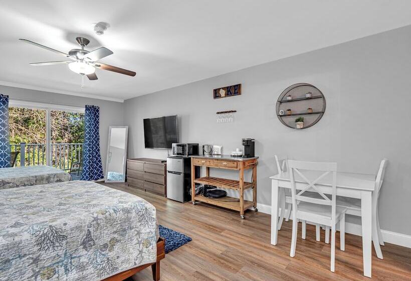 Студия Deluxe, Victorian Inn Elkhart Lake
