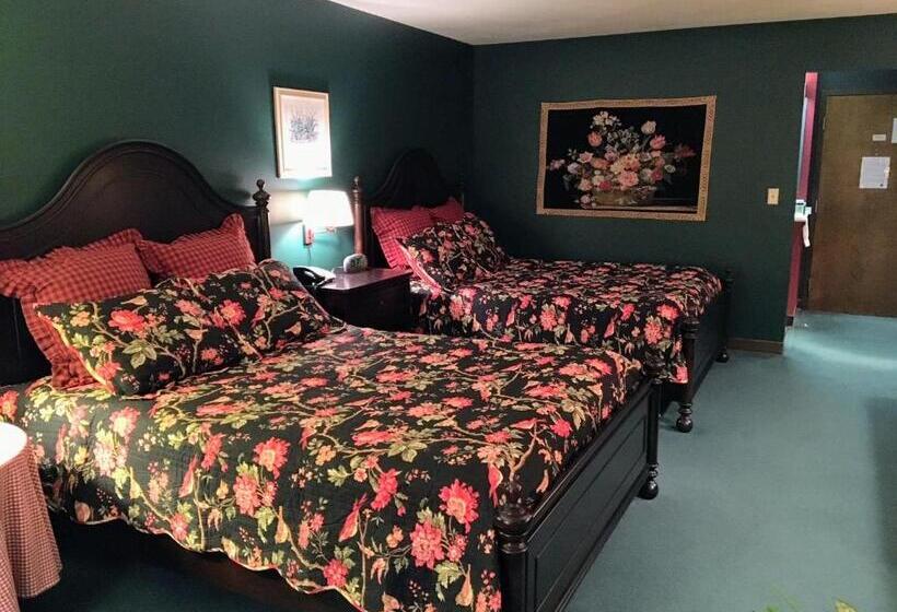 Люкс Вид на Сад, Victorian Inn Elkhart Lake