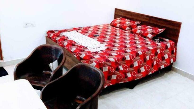 Трехместный Номер Классика, Oyo 81212  Royal Residency
