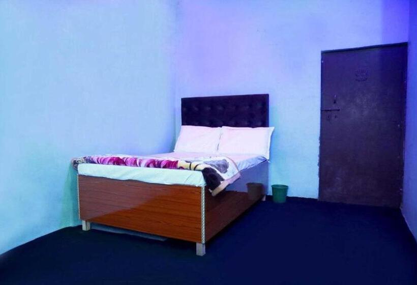 Трехместный Номер Классика, Oyo 81226  Blue Moon