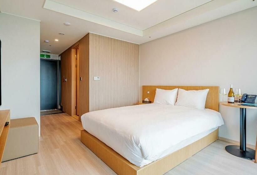חדר דלוקס צדדי נוף לים, Sokcho I Park Suite Hotel & Residence