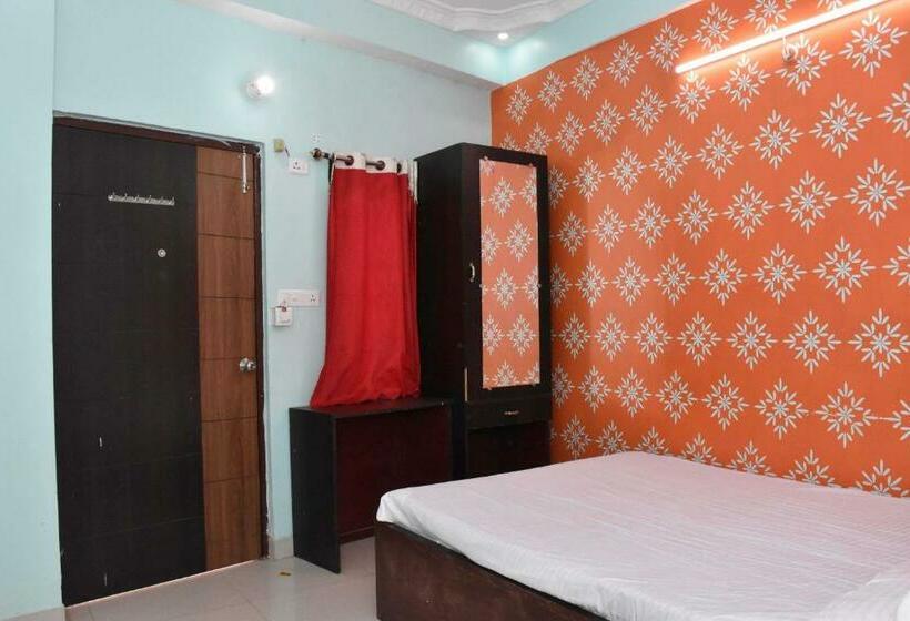 三人经典房间, Oyo 81183 Surbhi Guest House