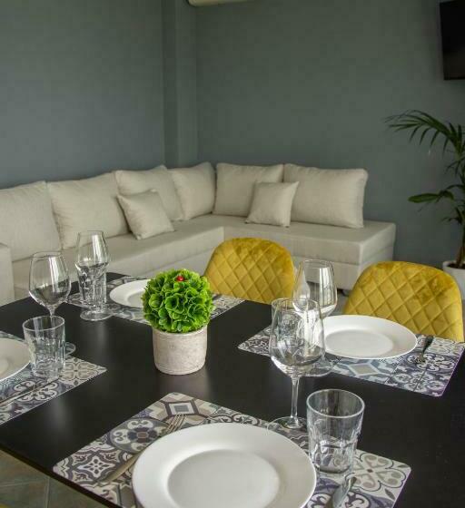 آپارتمان 1 خوابه با چشمانداز دریا, Wave Beachfront Apartments