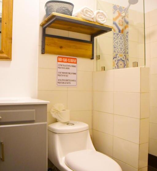 اتاق لوکس با بالکن, Hostal Marina Samana