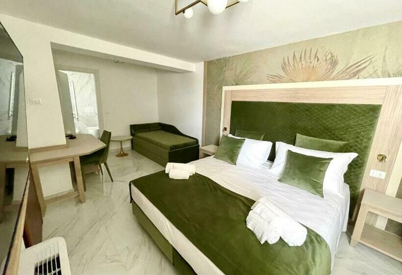 اتاق راحتی سه تخته, Grotta Saracena Resort