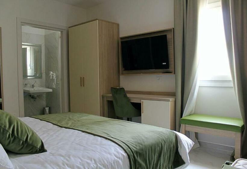 اتاق اکونومی, Grotta Saracena Resort