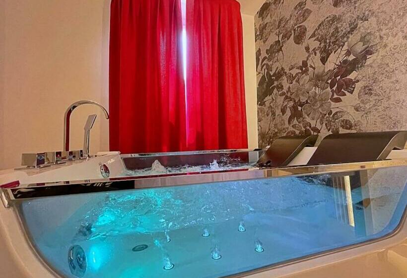 اتاق استاندارد با وان آب گرم, Grotta Saracena Resort