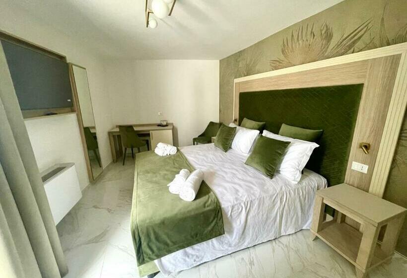 اتاق لوکس, Grotta Saracena Resort