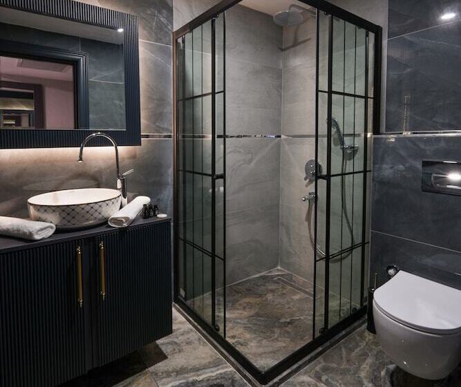 חדר סופריור, Kurucesme Business