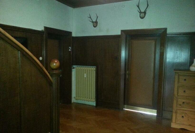 Номер Стандарт, Zur Sportsbar