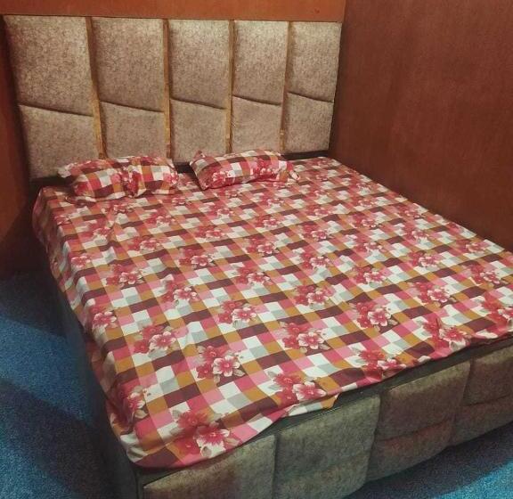 Трехместный Номер Классика, Oyo Veeru Guest House