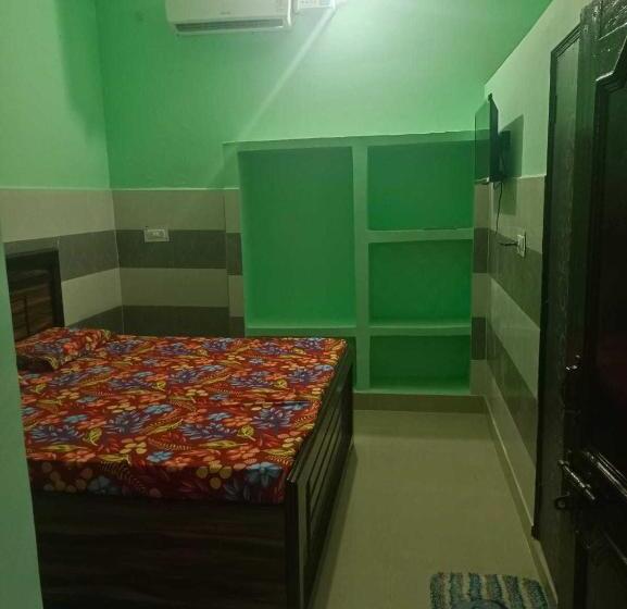 Трехместный Номер Классика, Oyo Veeru Guest House