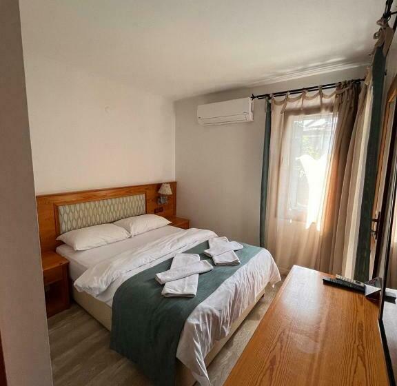 Трехместный Номер Стандарт Вид на Бассейн, Yelken Hotel Akyaka