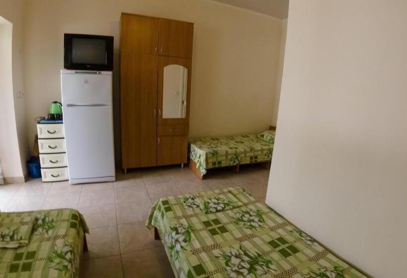 Номер Стандарт Трехместный, база відпочинку сонячна