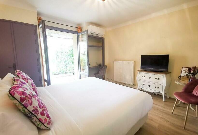 Номер Стандарт с Террасой, Hôtel Sous Les Figuiers   Piscine, Parking, Centre Ville