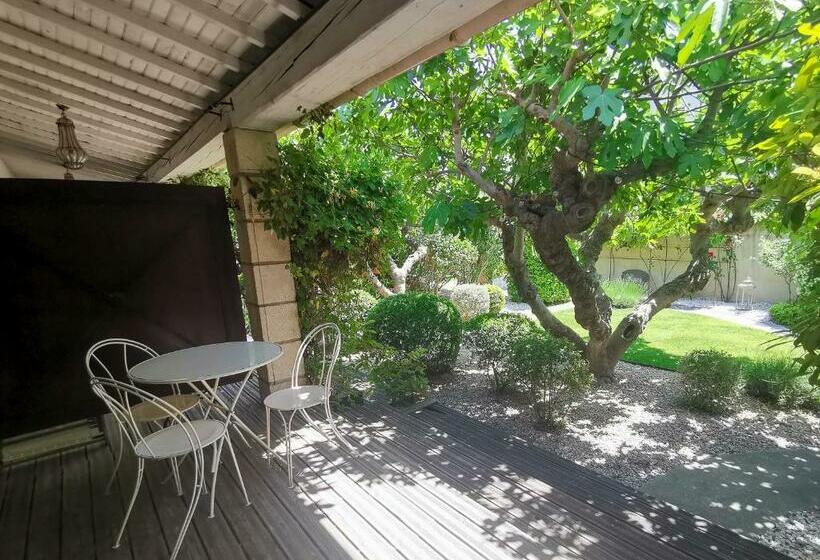 Quarto Estandar com Terraço, Hôtel Sous Les Figuiers   Piscine, Parking, Centre Ville