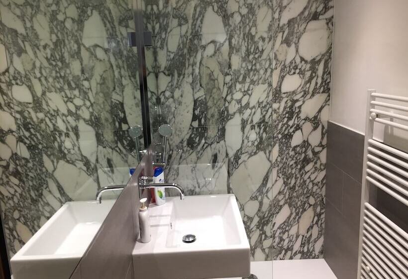 Quarto standard, The Luxury Inn