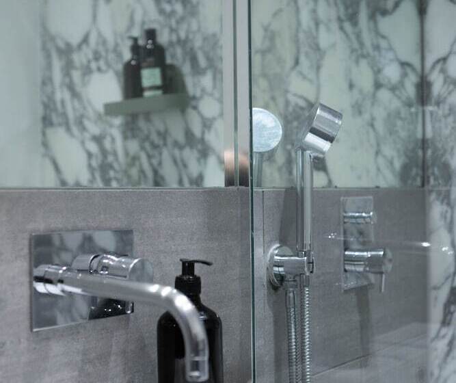 Quarto standard, The Luxury Inn