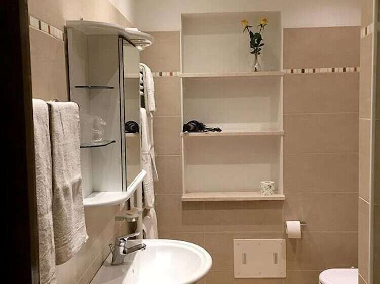 اتاق استاندارد چهار تخته, Ca Vecia
