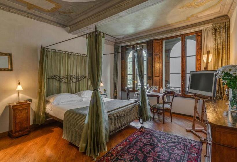اتاق لوکس با چشم‌انداز, Residenza D'epoca In Piazza Della Signoria