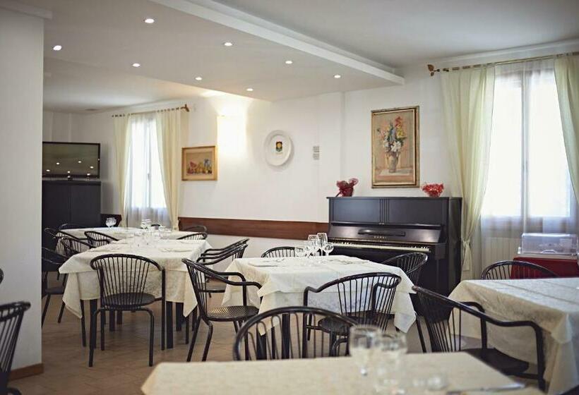 Номер Стандарт Трехместный, Romagna