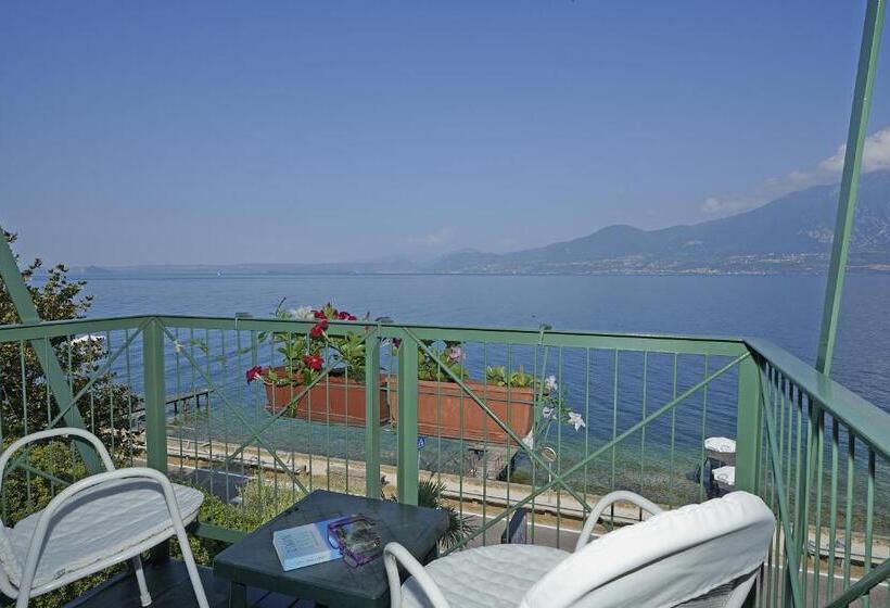 اتاق استاندارد با چشم‌انداز دریاچه, Villa Carlotta