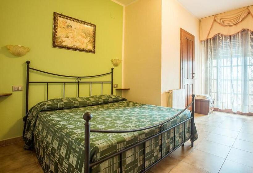 Номер Стандарт Трехместный, Tanit Hotel Villaggio Ristorante